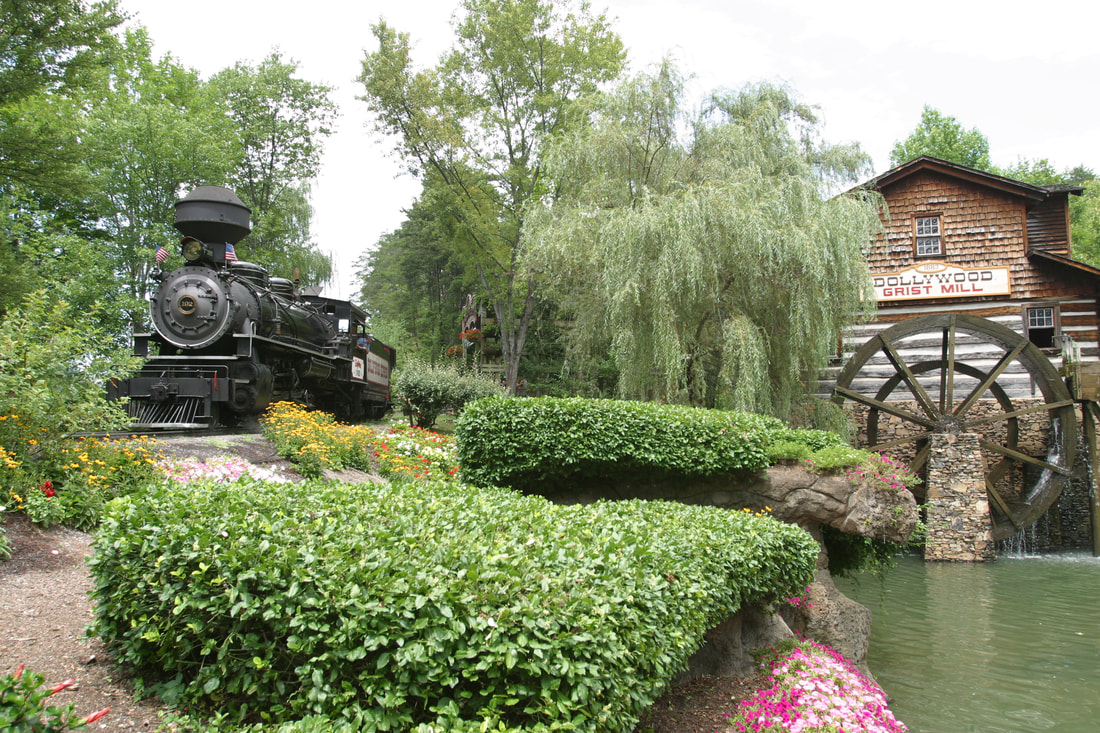 DOLLY PARTON KICKS OFF DOLLYWOOD’S 40TH ANNIVERSARY SEASON DURING SEASON PASSHOLDERS AND MEDIA PREVIEW DAY