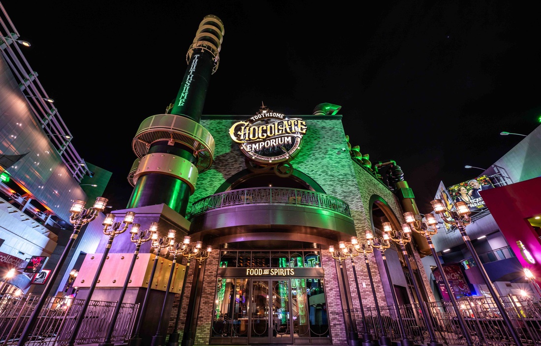 Universal CityWalk Hollywood Serves Up Dinner and A Movie