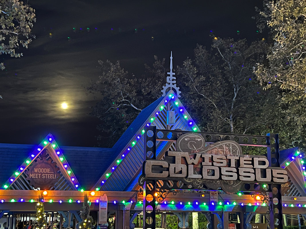 SIX FLAGS MAGIC MOUNTAIN CELEBRATES 10 FESTIVE YEARS OF ANNUAL HOLIDAY IN THE PARK EVENT