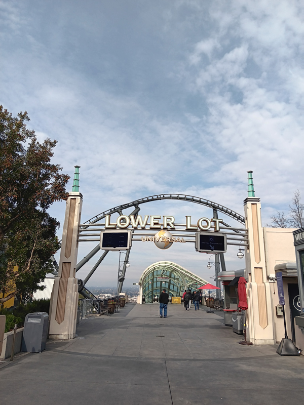 SeaWorld San Diego Reveals All-New Details on Haunted Houses, scAREAs, Live Performance and Libations at Howl-O-Scream