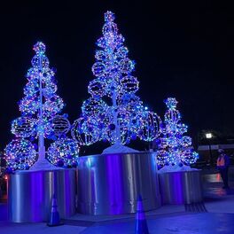 Holiday In The Park Drive-Thru Experience at Six Flags Magic Mountain